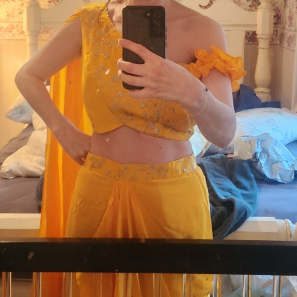 Indowestern haldi outfit in mustard and silver - Picture 5 of 5
